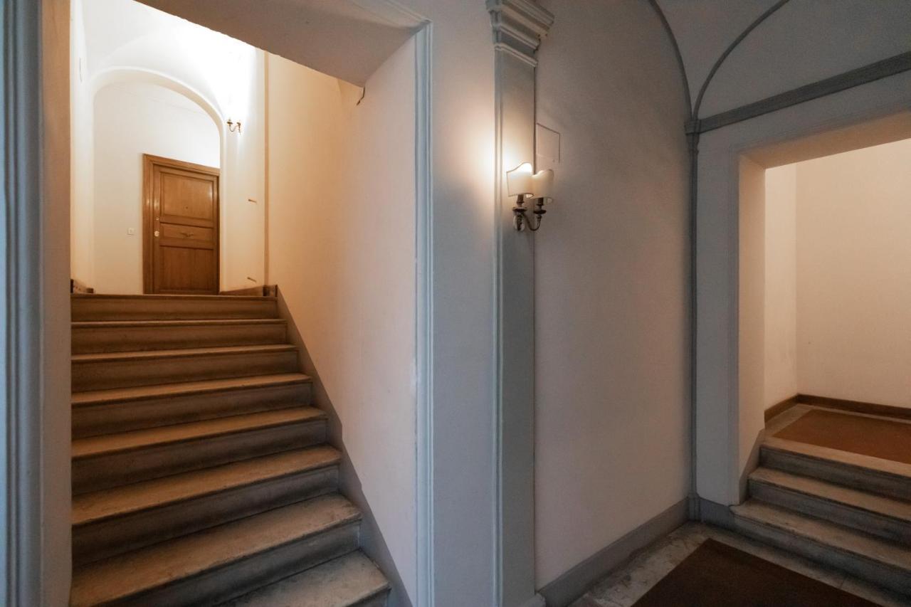 Apartamento Chic And Style In Historical Via Giulia Roma Exterior foto